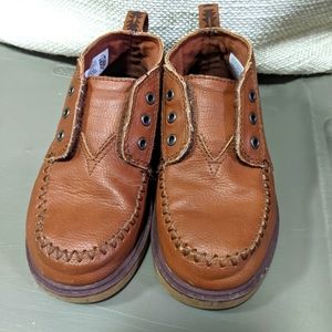 Toddler/Little boy's brown leather Toms Velcro dress chukka boot shoes, size 11